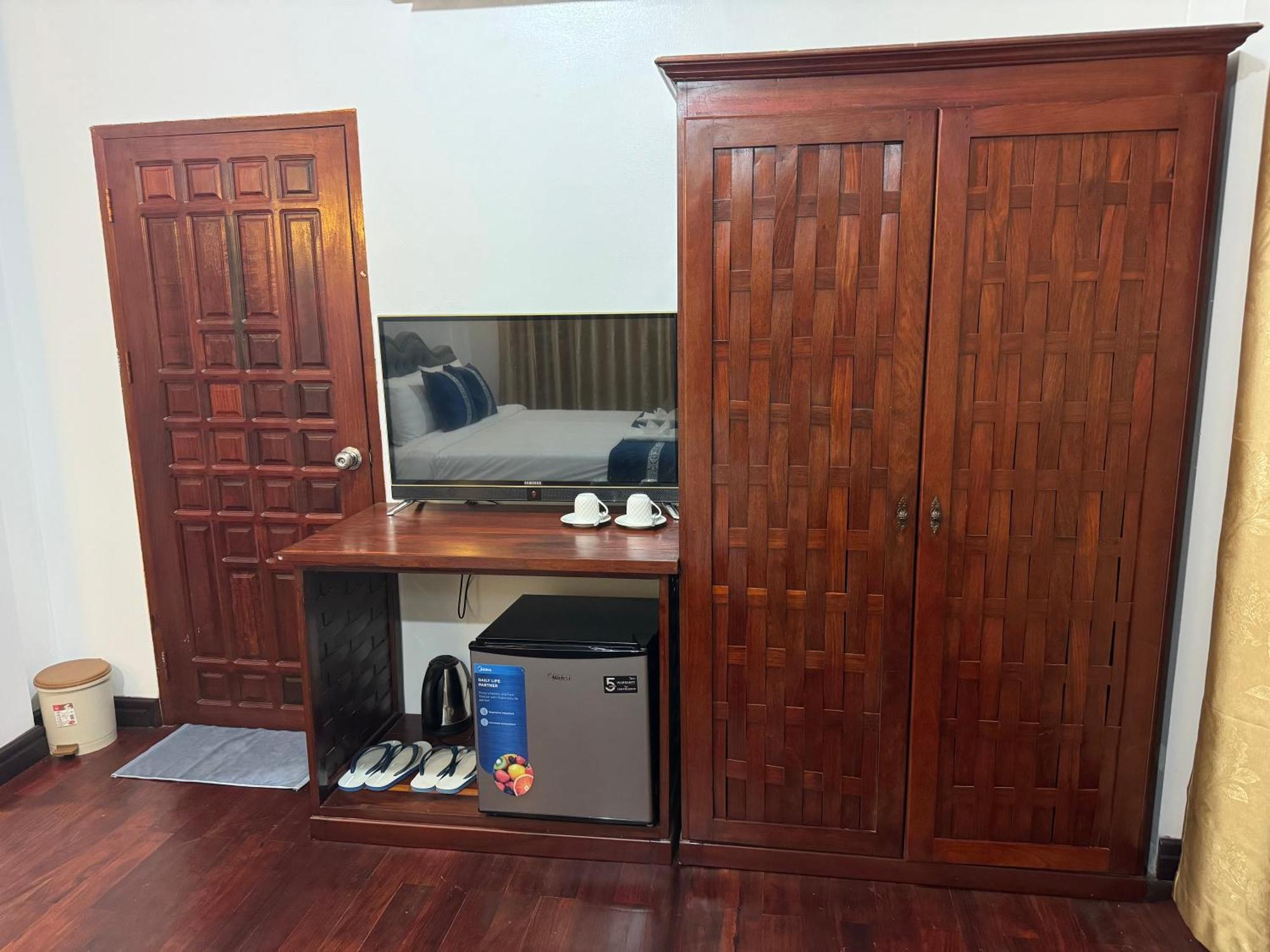 Win Hotel Vang Vieng Exterior photo