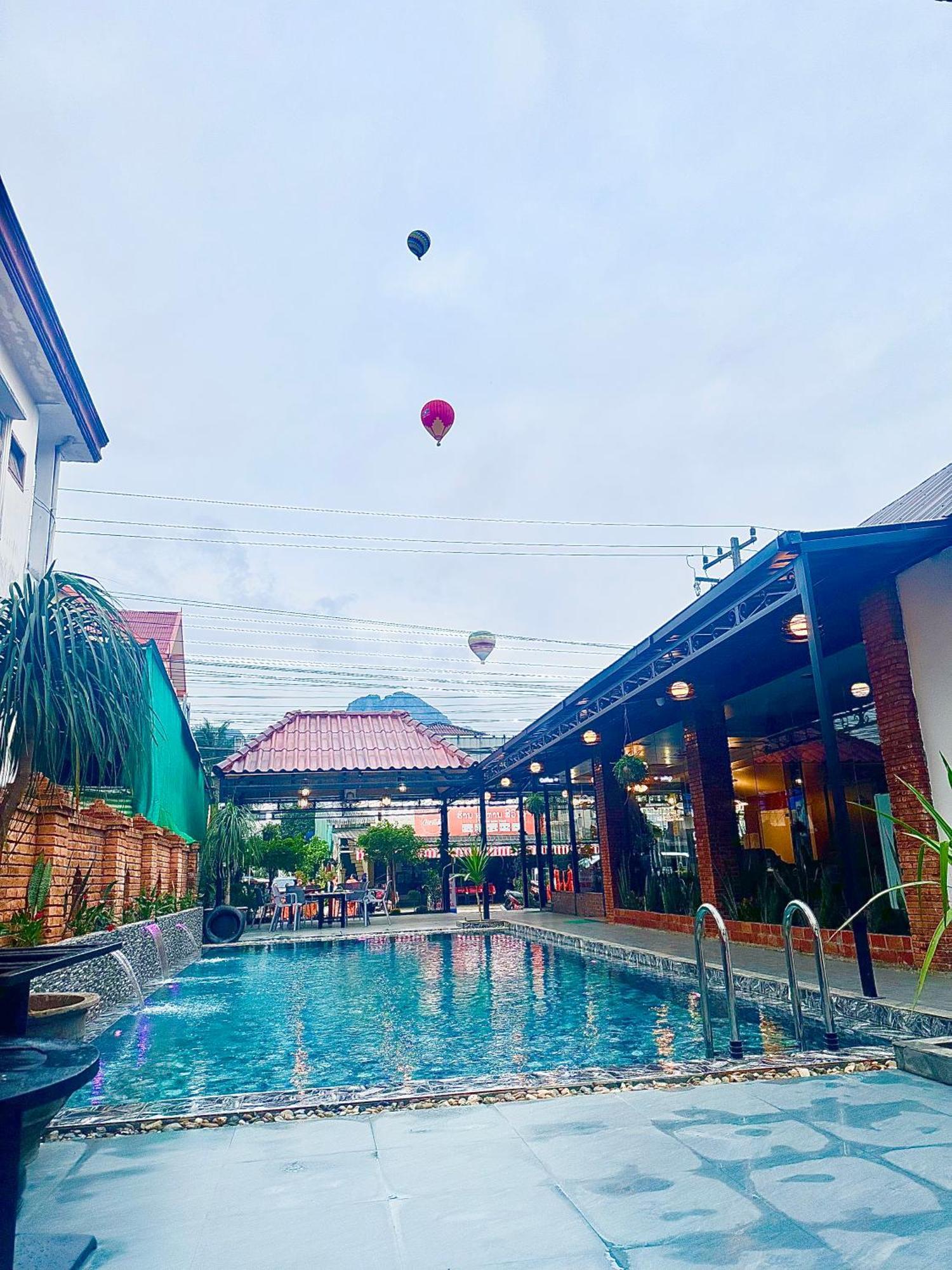 Win Hotel Vang Vieng Exterior photo