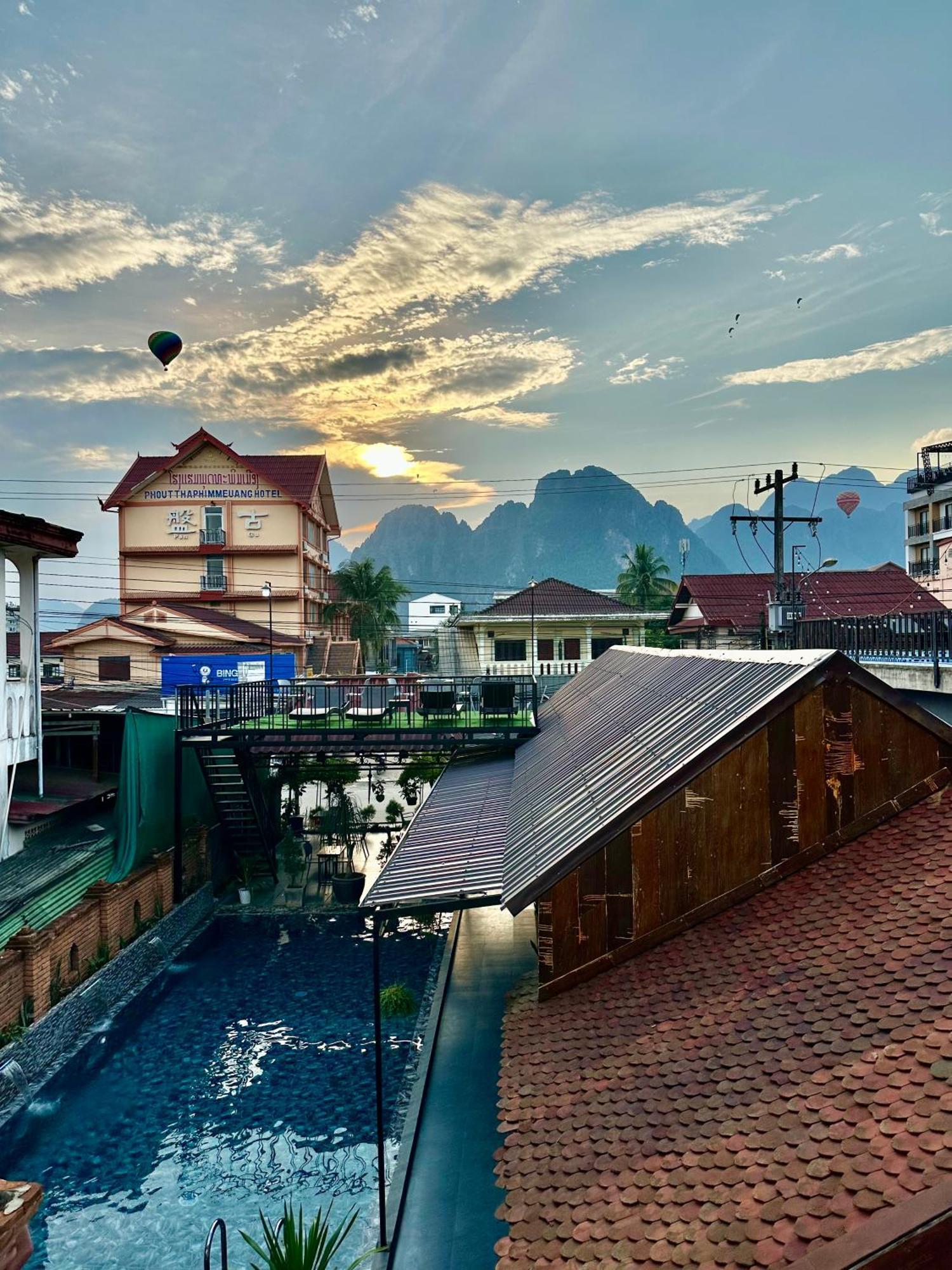 Win Hotel Vang Vieng Exterior photo