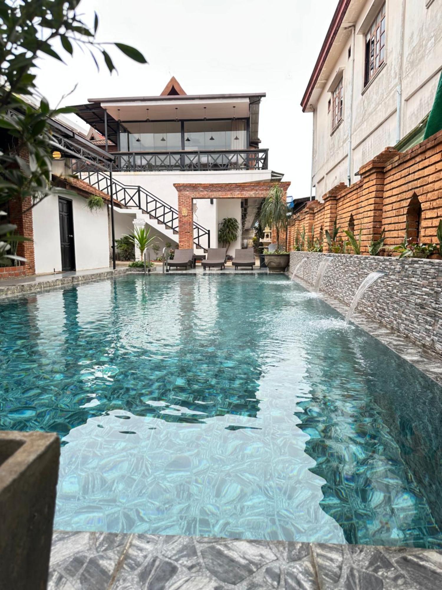 Win Hotel Vang Vieng Exterior photo